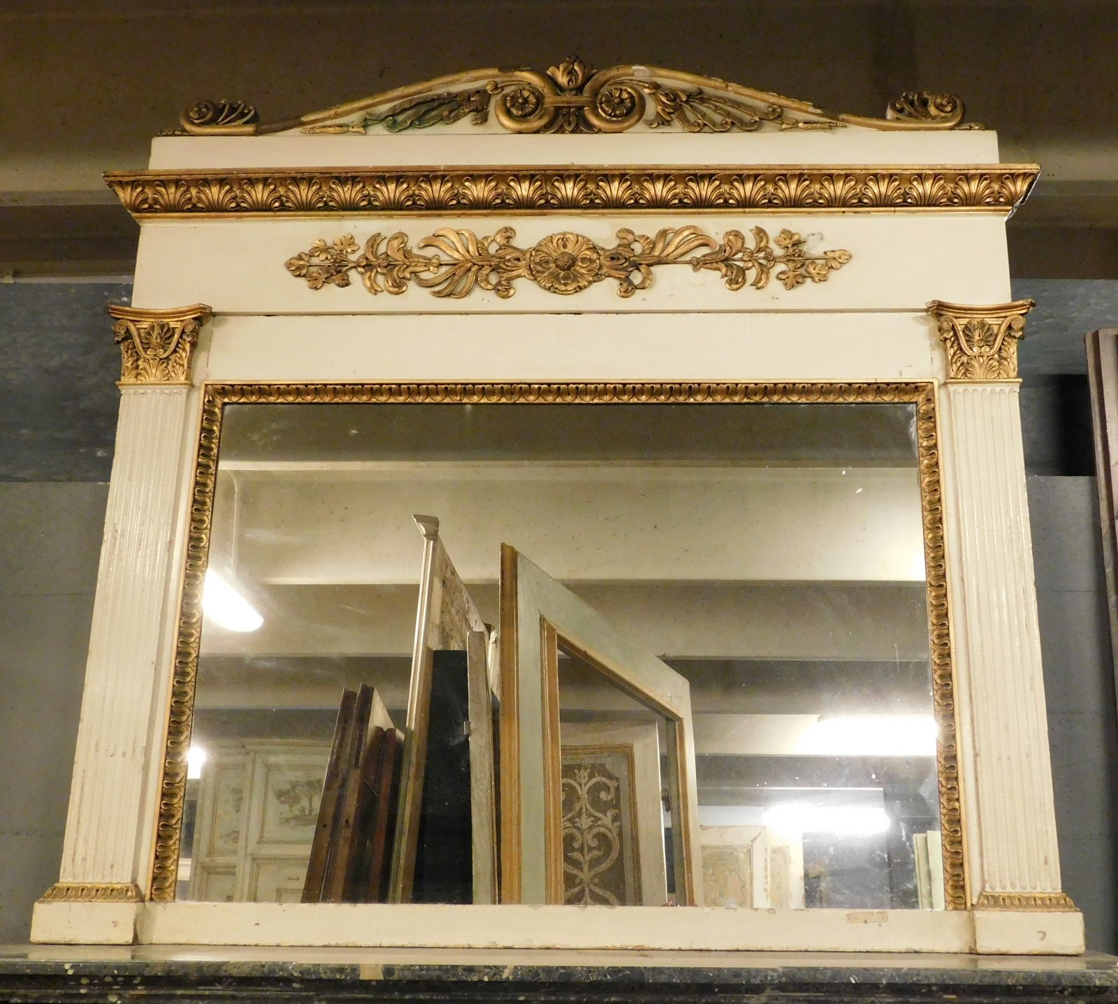 specc295 - specchiera laccata con decori dorati, cm l 160 x h 157 