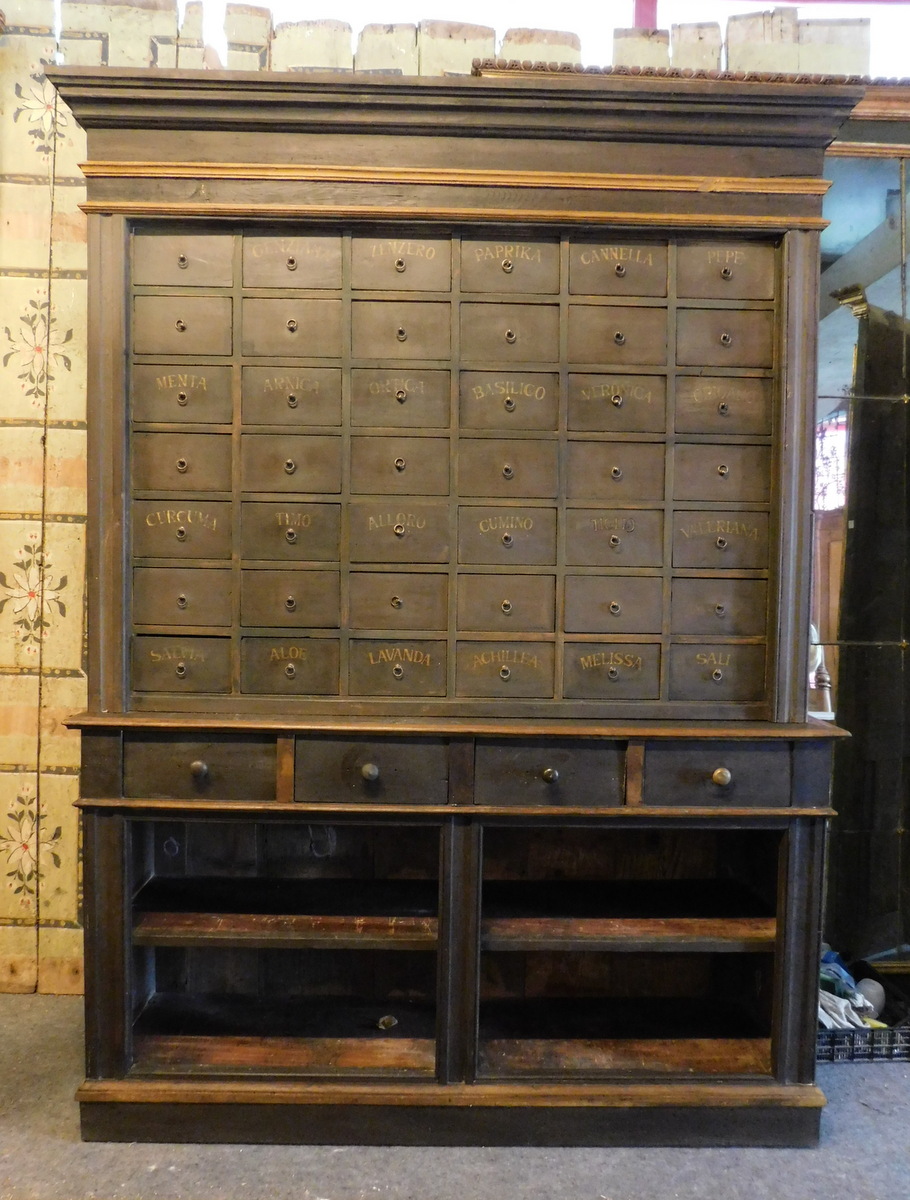 arm99 - pharmacy / herbalist cabinet, first half of the 19th century