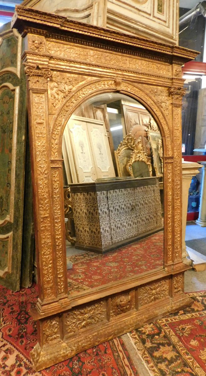 A specc428 - miroir doré et sculpté, mesure cm L 136 x H 198