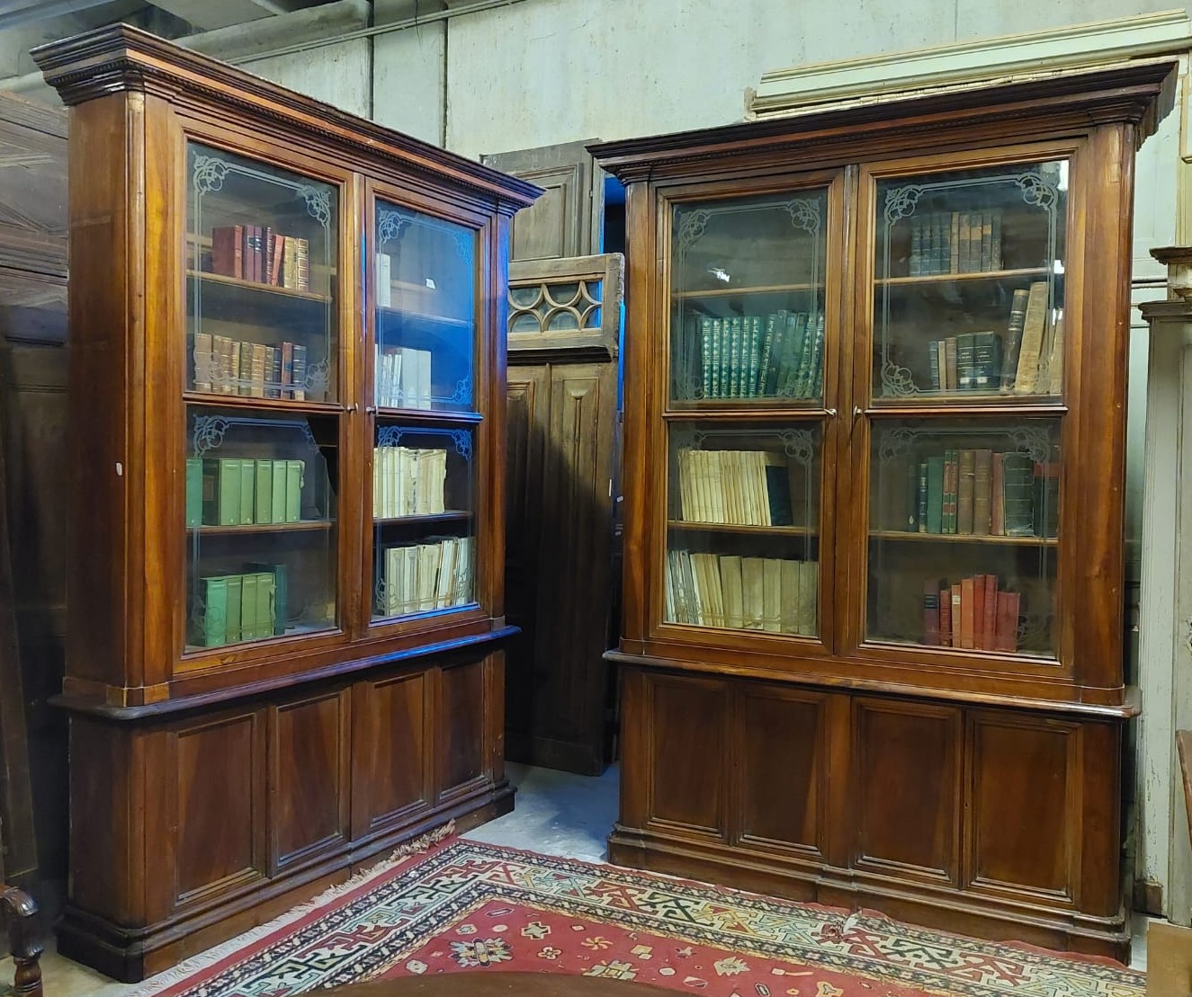 lib135 - pair of walnut wood bookcases, from the 19th cent., cm W 186 x H 273