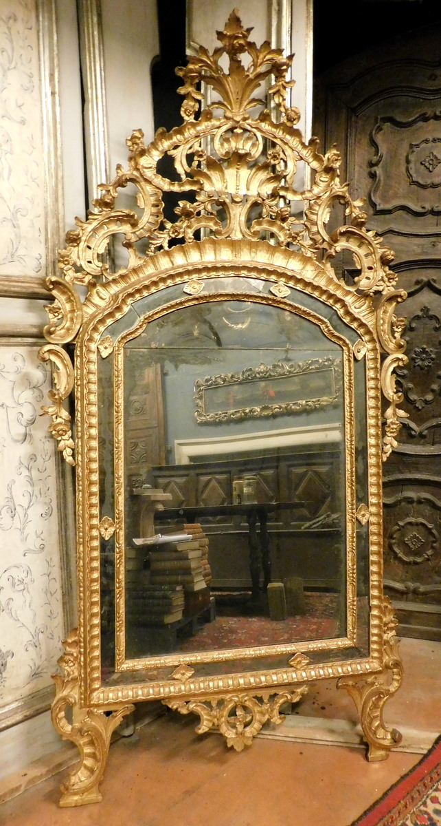 SPECC361 - Specchiera in legno laccato e dorato, misura cm L 107 x H 210
