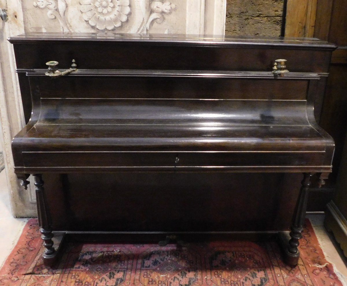 DARS610 Pianoforte, in legno scuro, non funzionante, misura L 150 X  H 113 X P 5