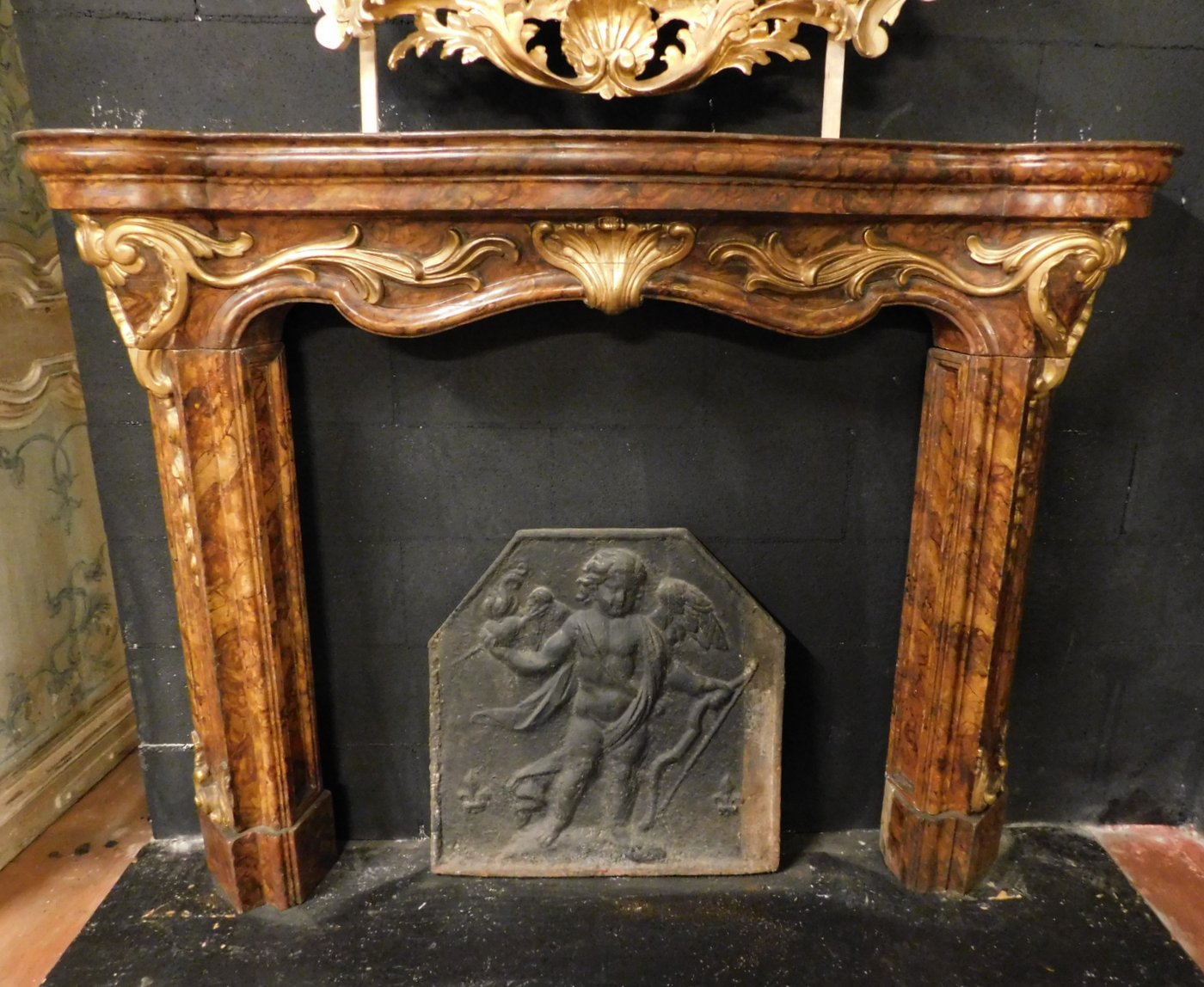chl143 cheminée en bois laqué  imitation marbre,cm 157 x h 123, 