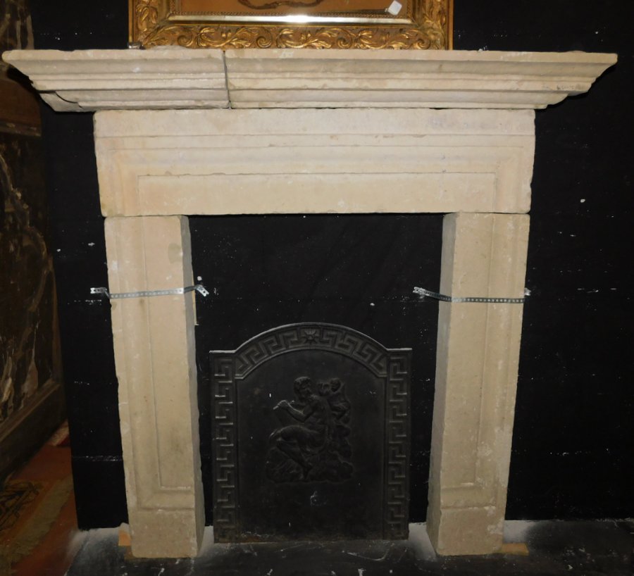 chp318 - stone fireplace, 17th century,  l 111 x h 112