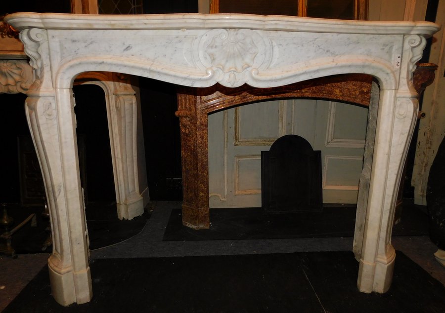 chm644 - fireplace in white Carrara marble, cm l 154 x h 108