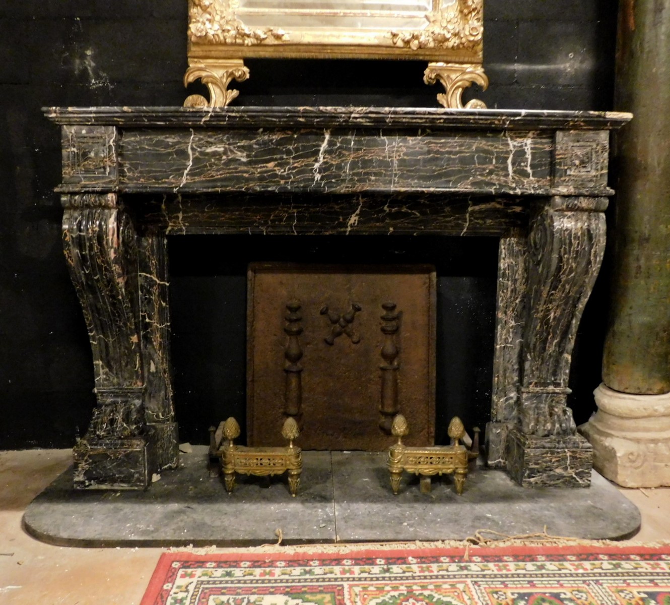 chm680 - fireplace in black Portoro marble (La Spezia), cm w 145 x h 100