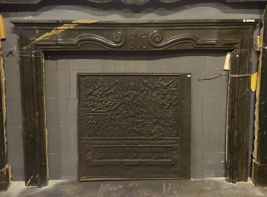 chm697 - fireplace in green serpentine marble, 18th century, cm w 160 x h 112