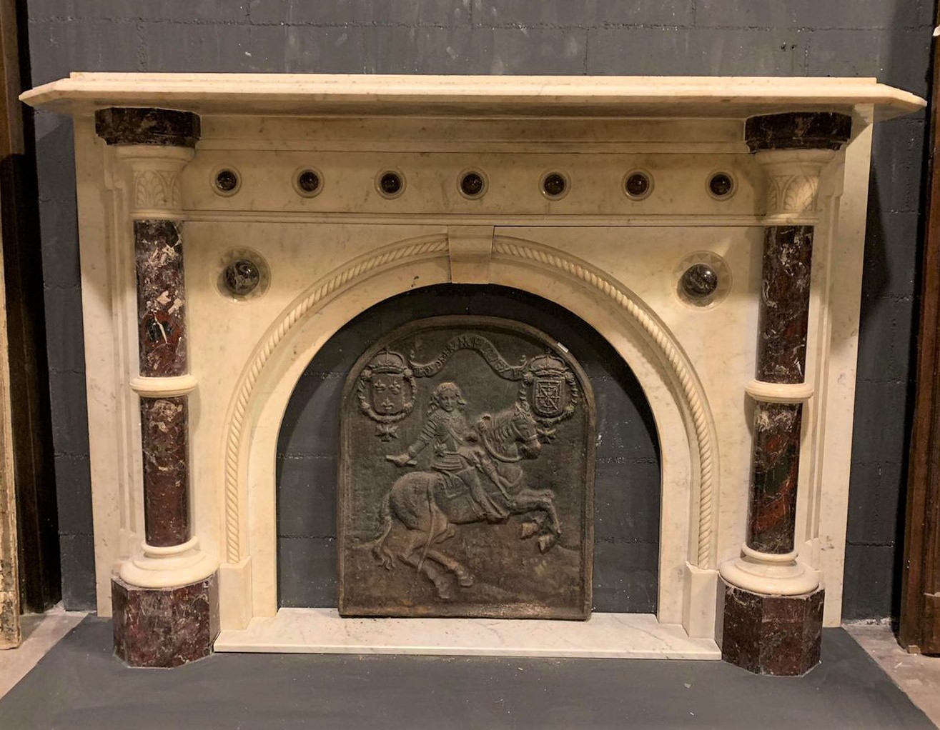 A chm714 - fireplace in white Carrara marble, meas. cm w 182 x h 130 x d. 40