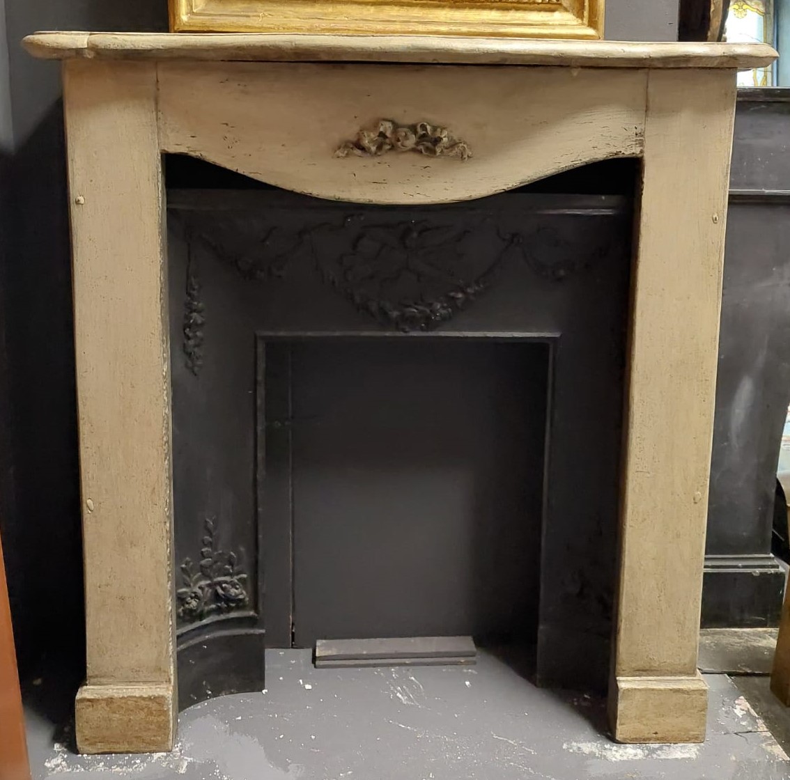 chl157 - lacquered wood fireplace, 19th century, measuring cm W 108 x H 109