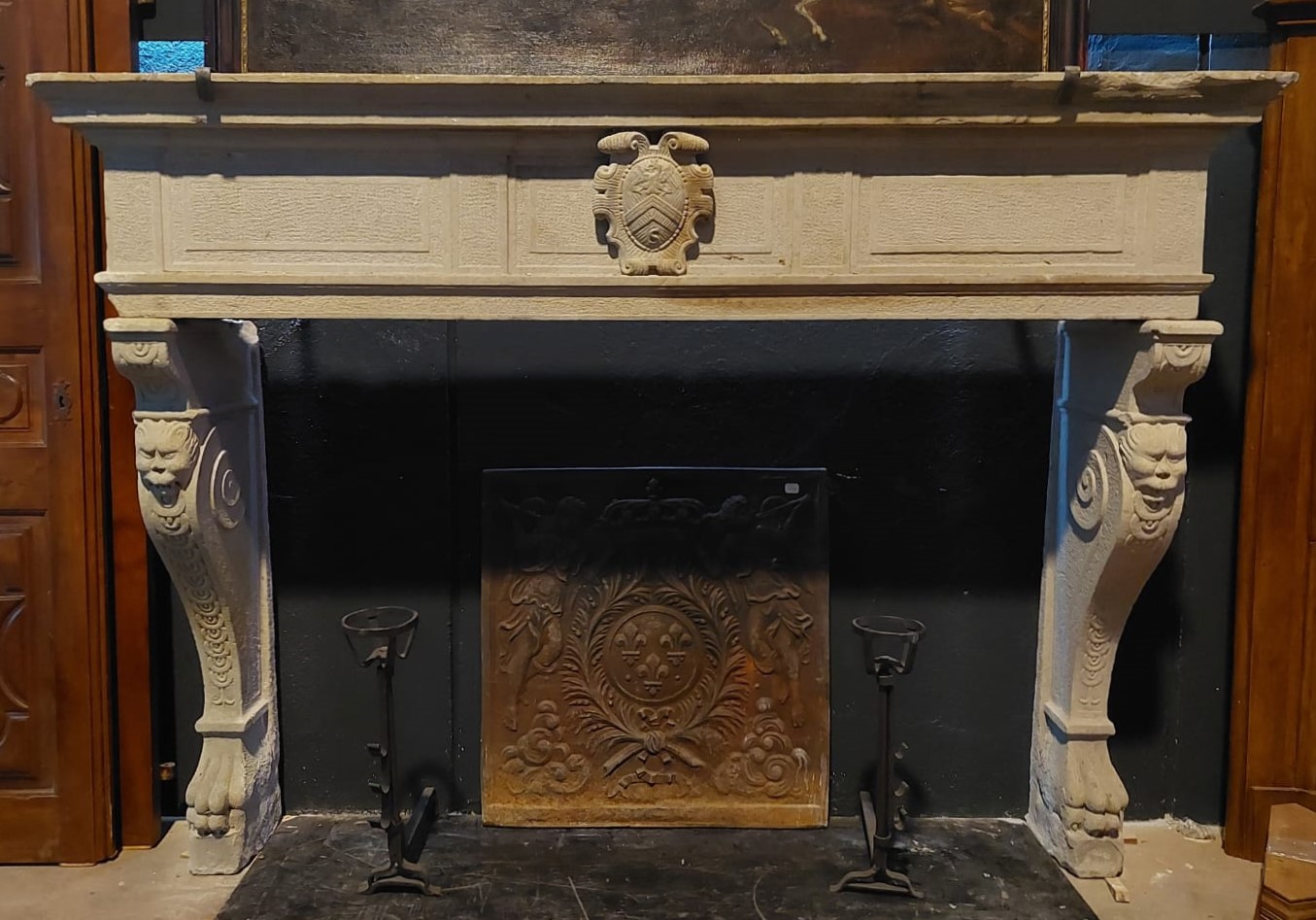 CHP368 - Stone fireplace, 16th century, cm W 260 x H 191 x D 70