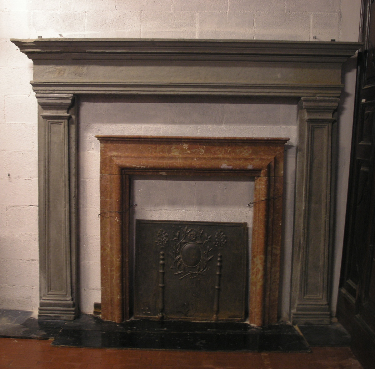 chp243 stone fireplace, Tuscan, meas. max cm 237 x h 198