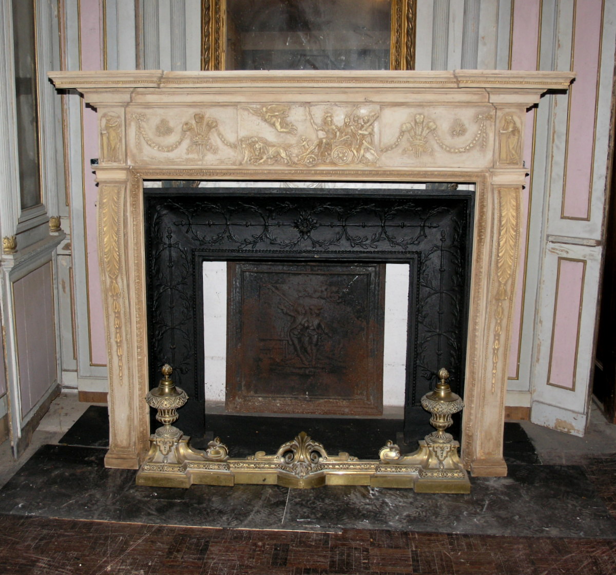 chl 139 cheminée en bois sculpté et peint, néoclassique,mes. cm 168 x 38 h 141