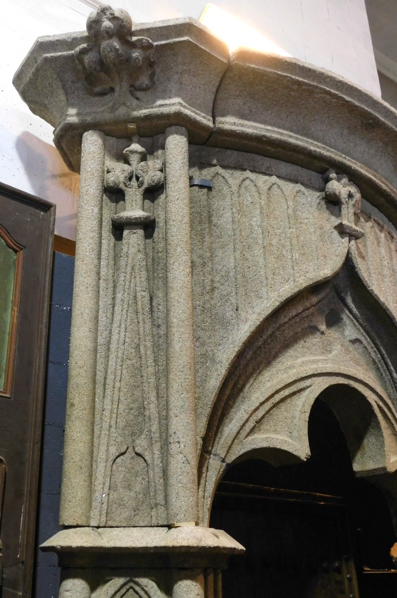 dars377 - portail néo-gothique en pierre de granit rose, cm 187 x h 348