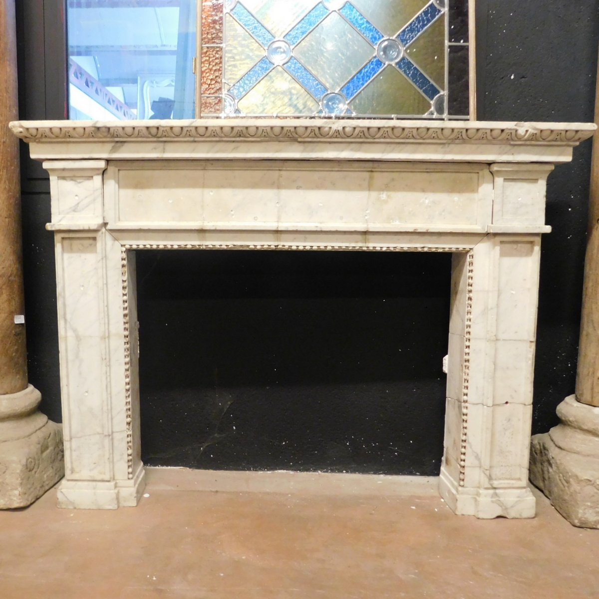 chm655 - fireplace in white Carrara marble, 19th century, size cm 136 x h 98