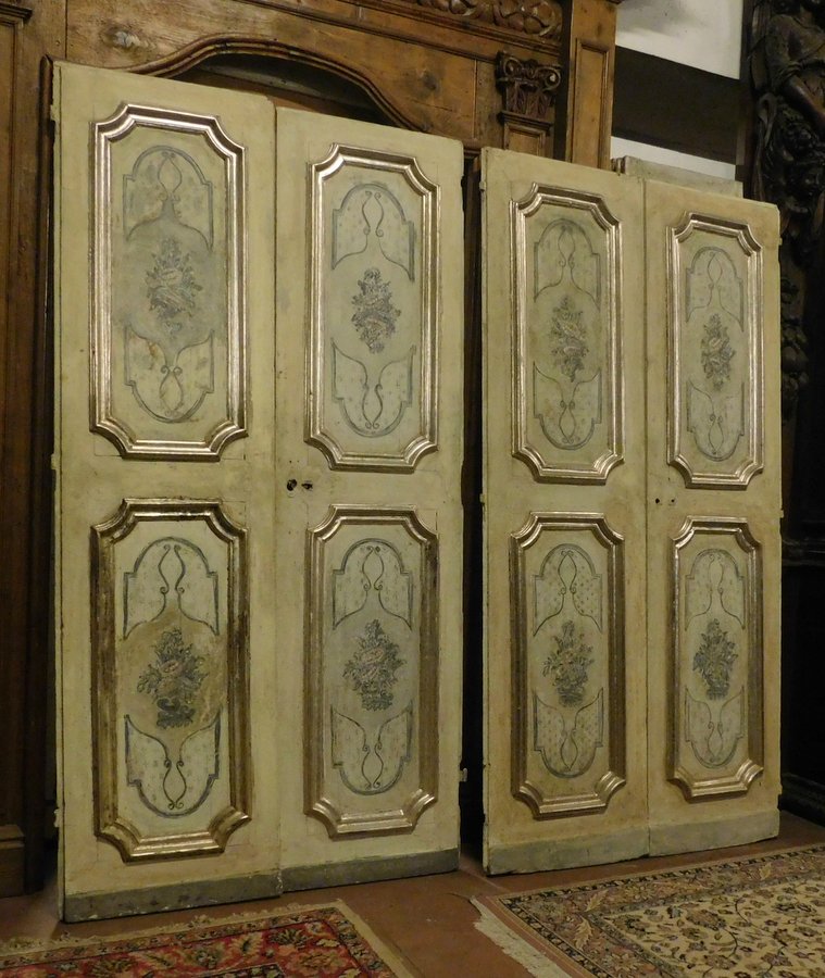ptl195 Pair of lacquered doors and painted ,meas. cm 114 x 215 cm
