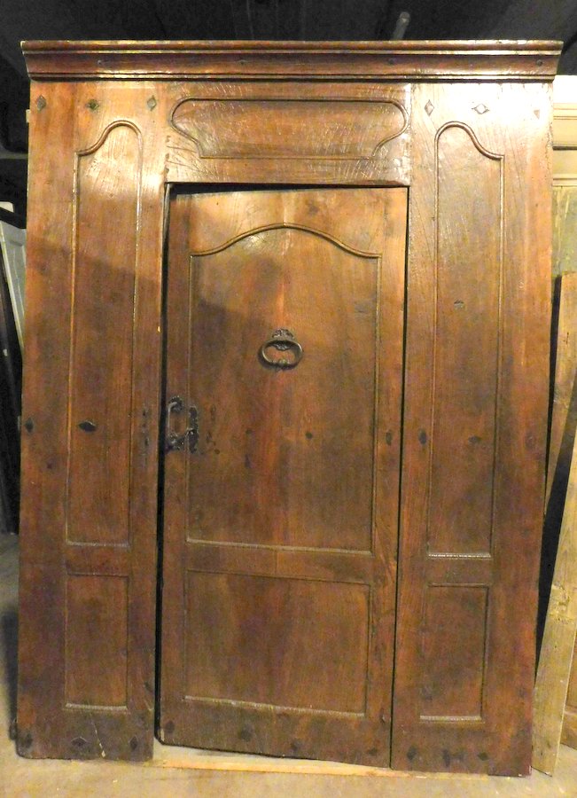 ptci167 Antique entry door inn walnut ep. 1600 meas. 170 cm x h 230cm