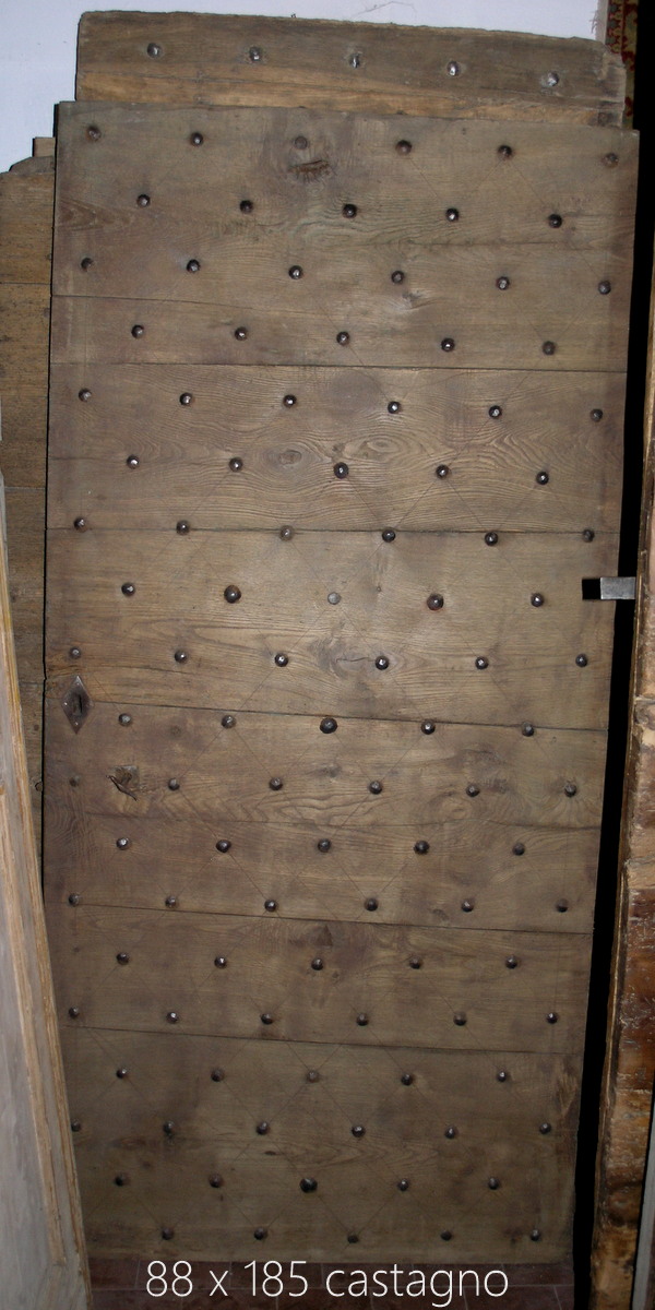 PTCR 386 door with nails chestnut, meas. h cm 185 cm x 88