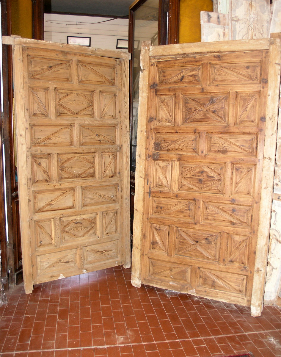 PTCR 396 two rustic doors with frame,meas. h cm 200 x 100 about
