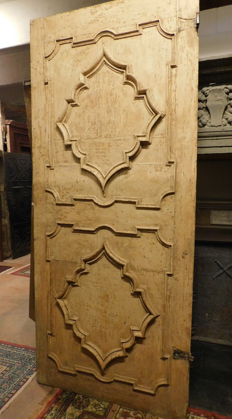 pts610 two Baroque doors meas. 109 x 250 cm each, thick. cm 3,3