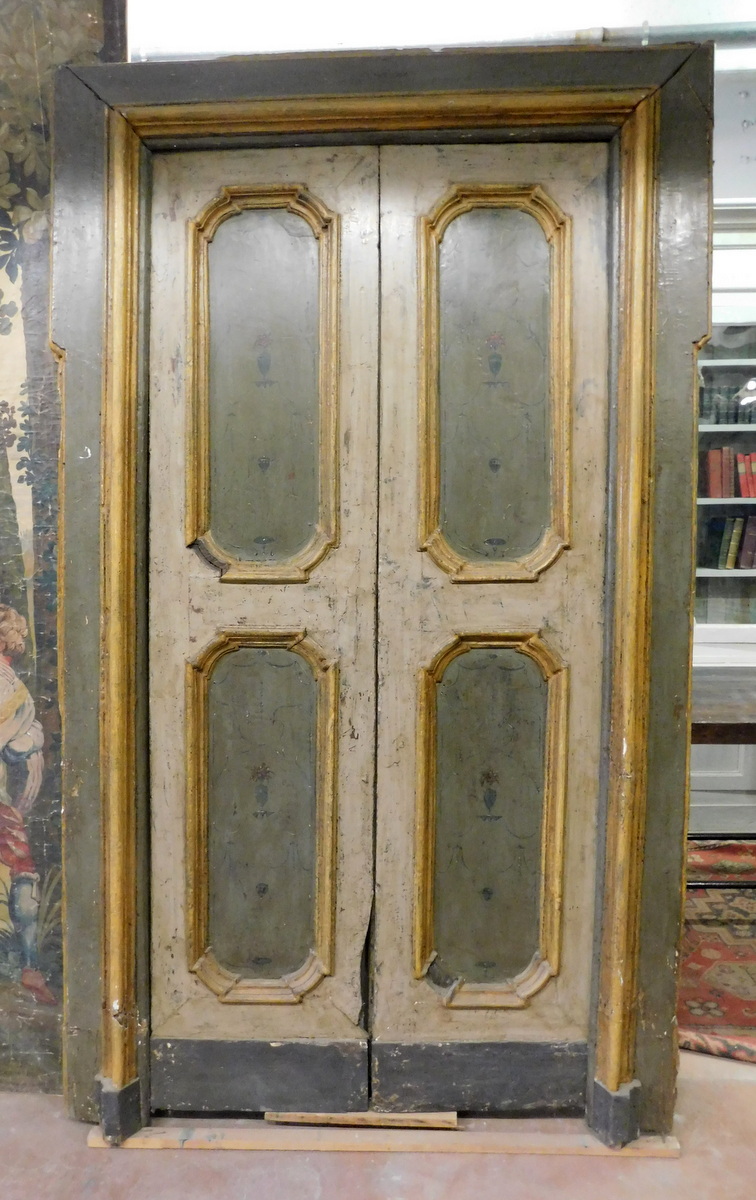 Ptl416 lacquered door, age '700, meas. with frame h cm252 x 155 