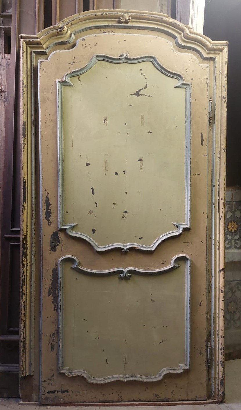 ptl419  una porta barocca con telaio, in noce, misura h cm 235 x 125 