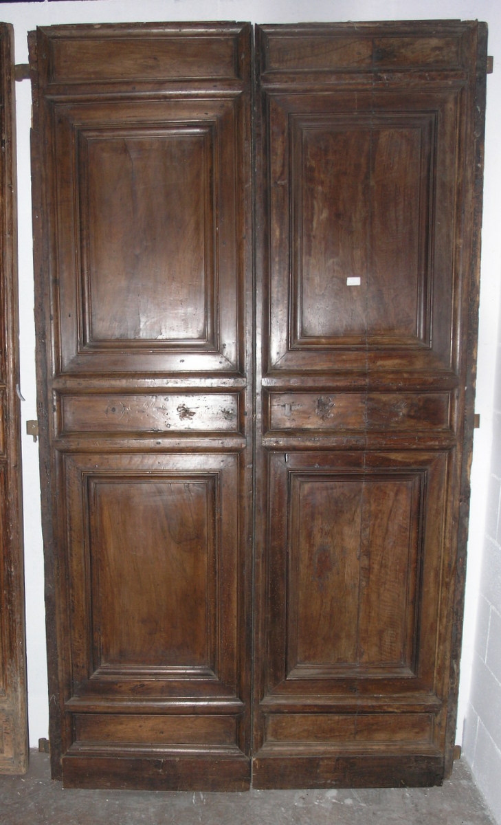ptn700 walnut door,seventeenth-century ,h cm 232 x 135 x 9 thick