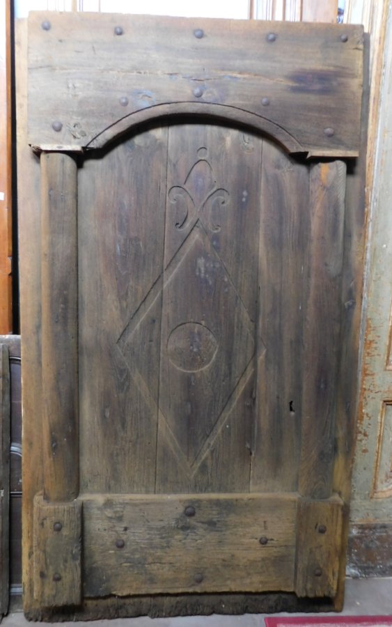 A ptcr431 - rustic door with inlays, cm l 113 x h 197