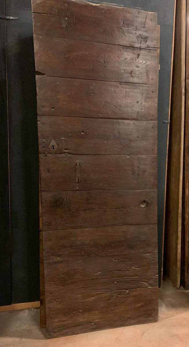 ptcr443 - rustic chestnut door, 19th century, measure cm l 81 x h 220