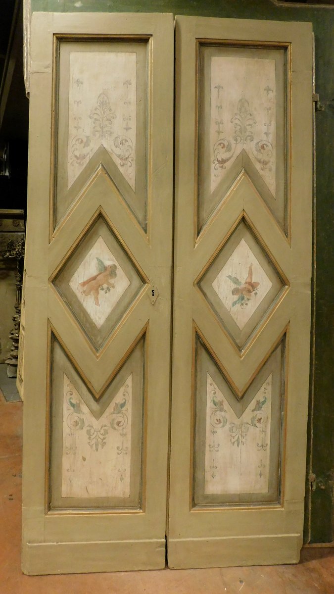 A ptl531 - lacquered door with painted panels with angels, cm w 112 x h 220 