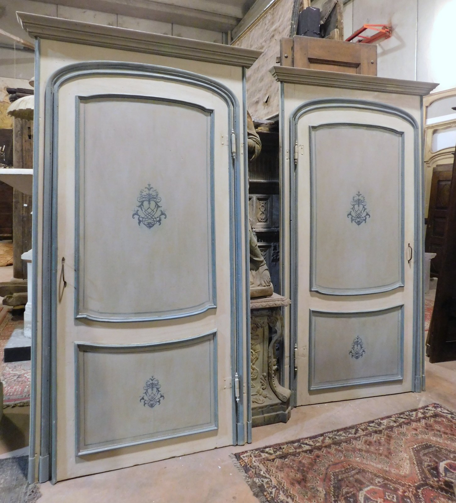 A pts731 - pair of painted doors with frame,  cm w 121 x h 236 
