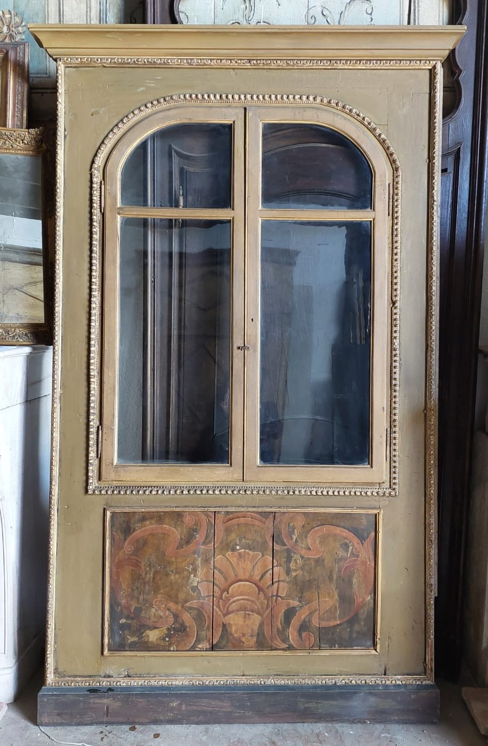 neg044 - plaque / vitrine laquée et peinte, cm l 138 x h 243