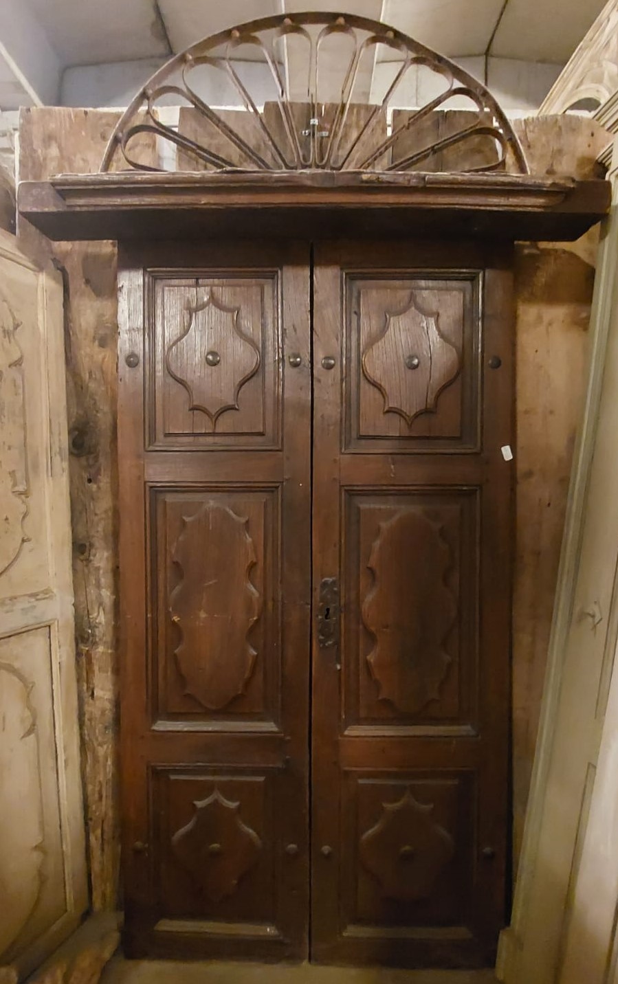 a ptcr477 - door in walnut, eighteenth century, cm w 107 x h 201 x d 6