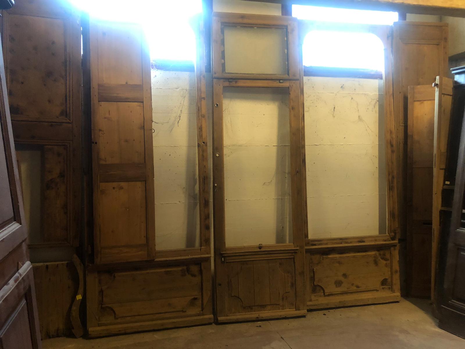 neg050 - porte de magasin avec volets, XIXe siècle, cm L 415 x H 270