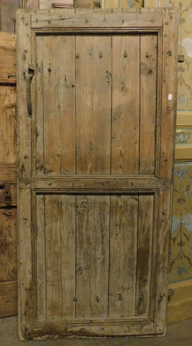 ptir463 - porta rustica in larice, epoca '800. misura massima cm L 82 x H 175