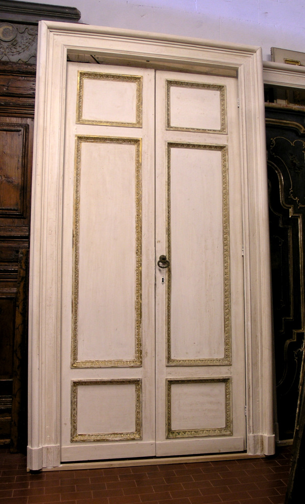 ptl258 two doors with two white and gold doors, meas. max. l 140 x h 252