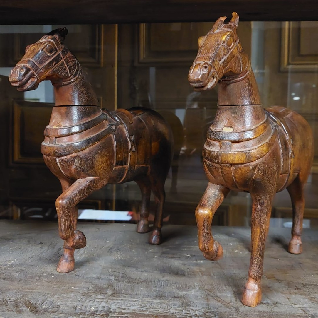 dars487 - paire des chevaux en bois, période '7 /' 800, mesure cm l 7 x h 30 x d