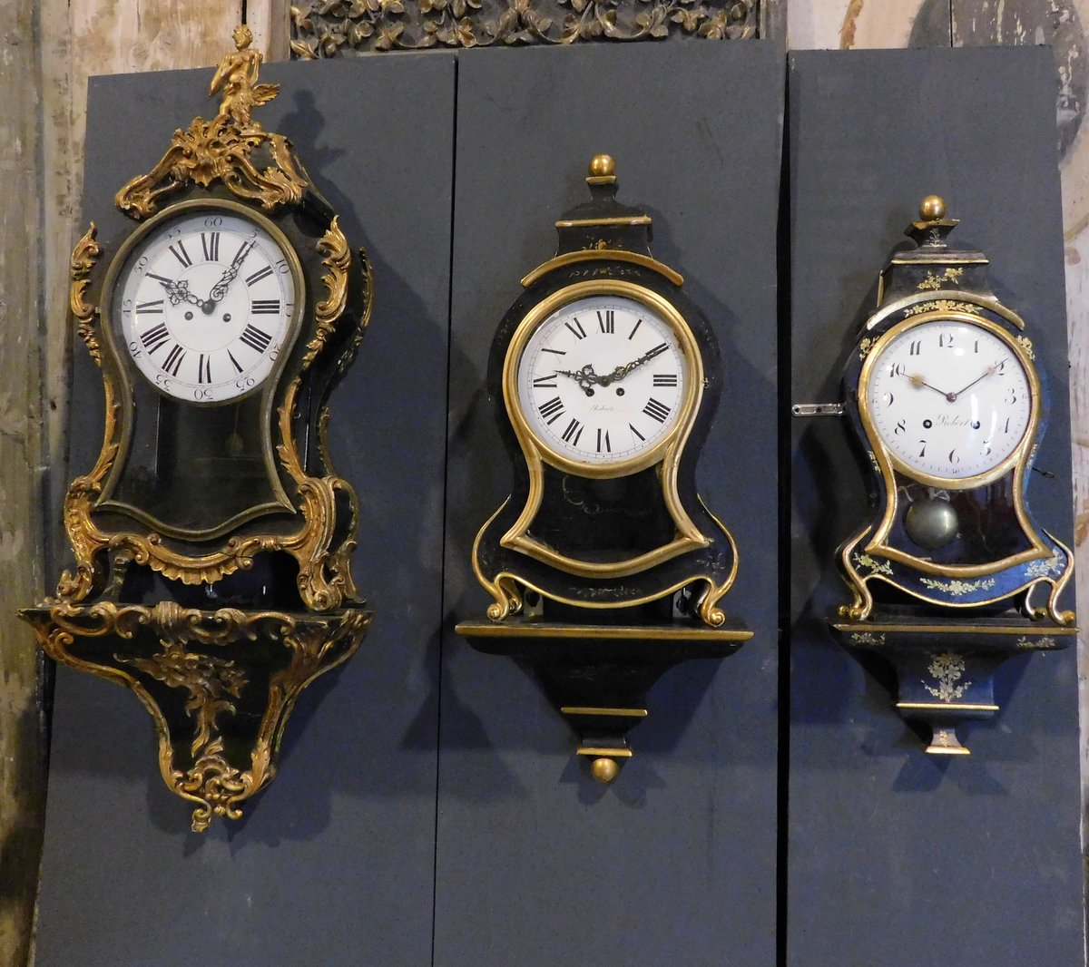 dars531 - N. 3 orologi in legno ebanizzato, XIX secolo