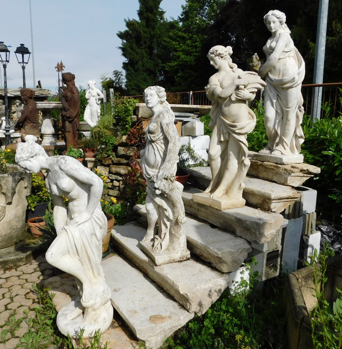 dars345 - n. 4 statues en pierre artificielle, mis. cm 35 x cm 120 h