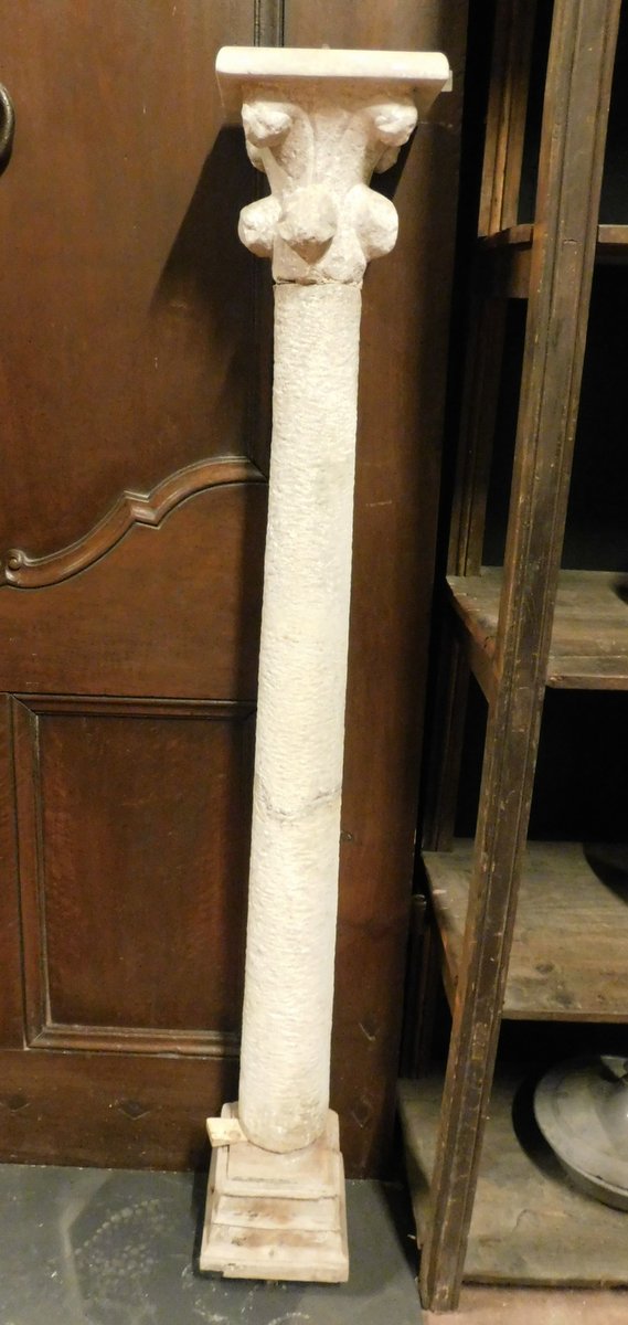 dars378 - gothic stone column with wooden base, cm l 20 x h 150 