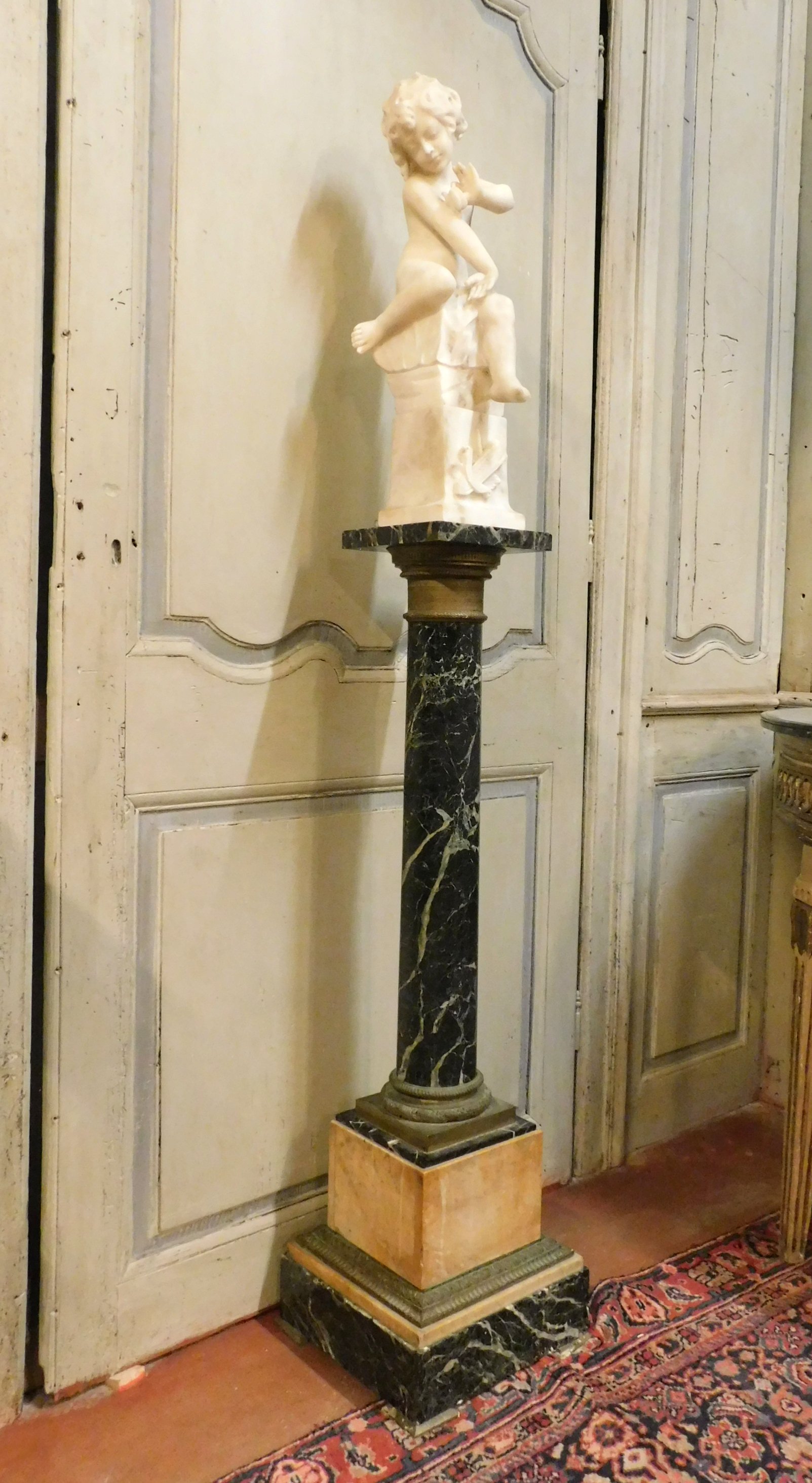 A dars398 - column in green alps marble and brass, cm l 30 x h 111