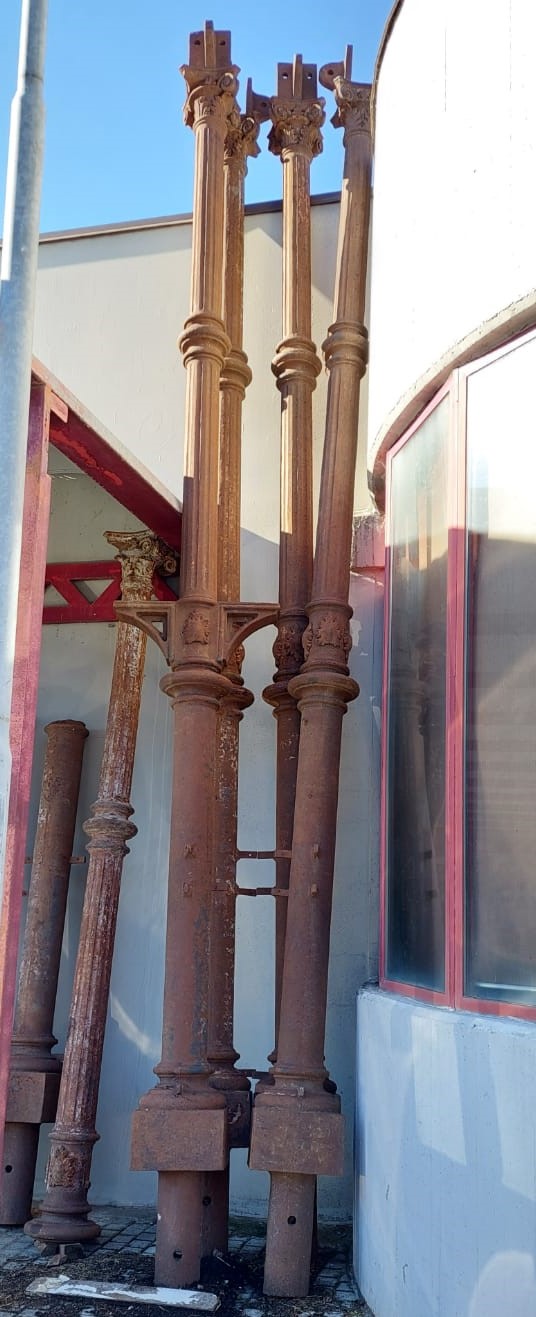 dars411 - n. 7 cast iron columns, period '8 /' 900, measure 32 x h 544 cm